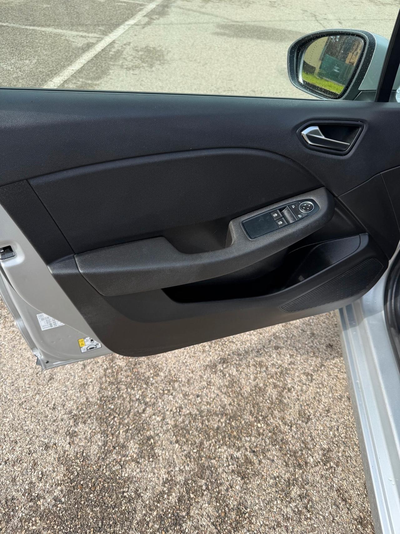 Renault Clio 1.0 tce - NEOP. - NAV. - 12 MESI DI GARANZIA -