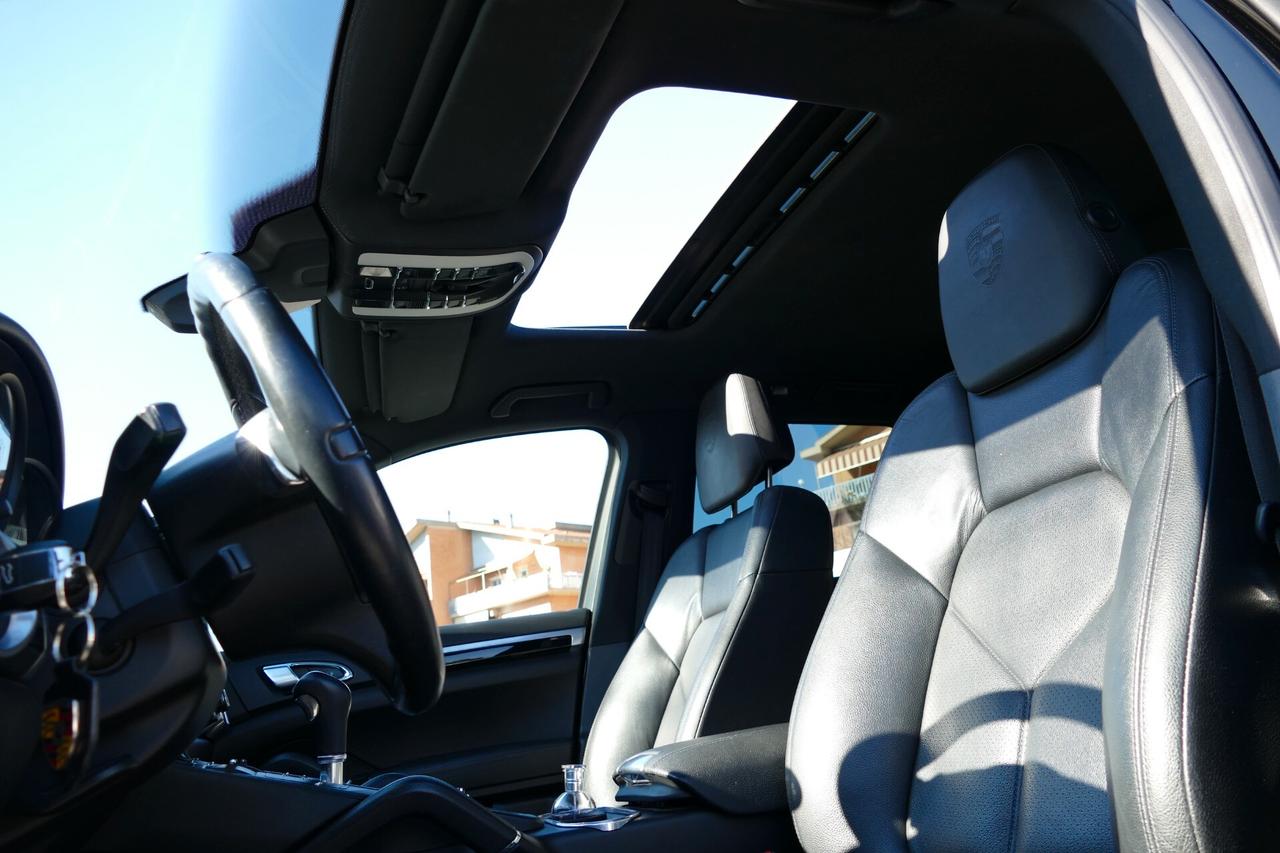 Porsche Cayenne 3.0 PANO KAMERA PELLE *20*