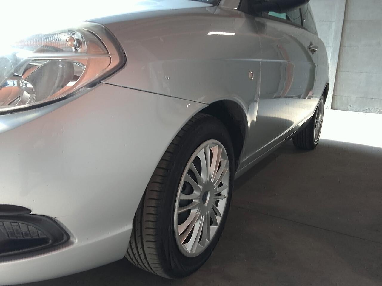 Lancia Ypsilon 1.2 Elle OK NEOPATENTATI