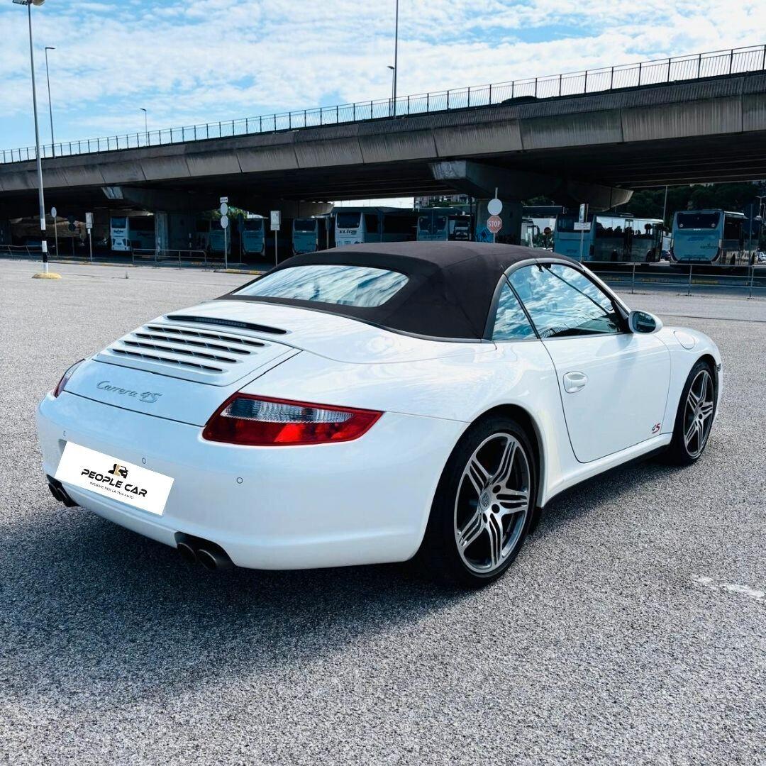 Porsche 911 Carrera 4S Cabriolet - 355CV