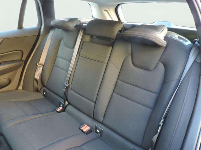 VOLVO V60 B4 (d) Geartronic Momentum Business