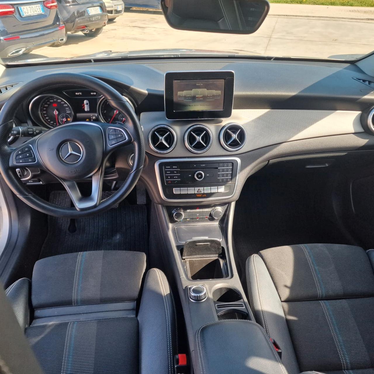 Mercedes-benz CLA 200 d S.W. Automatic Premium