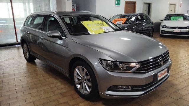 VOLKSWAGEN Passat Variant 1.6 TDI SCR DSG Business NAVI