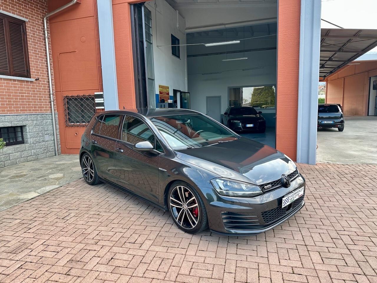 Volkswagen Golf GTD 2.0 TDI DSG 185cv