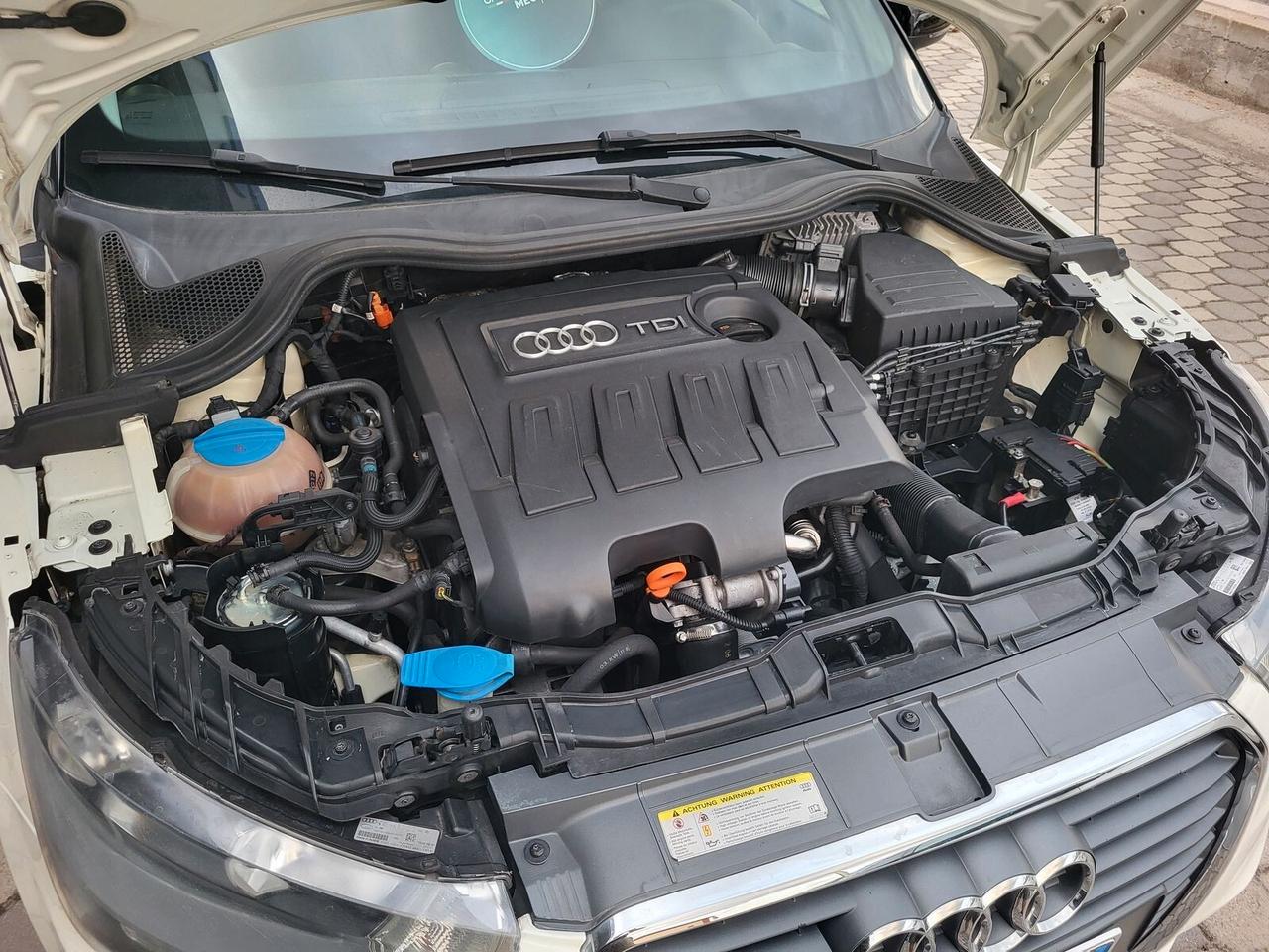 AUDI A1 1.6 TDI 105 CV *** TETTO NERO *** Coupè OK NEO-PATENTATI