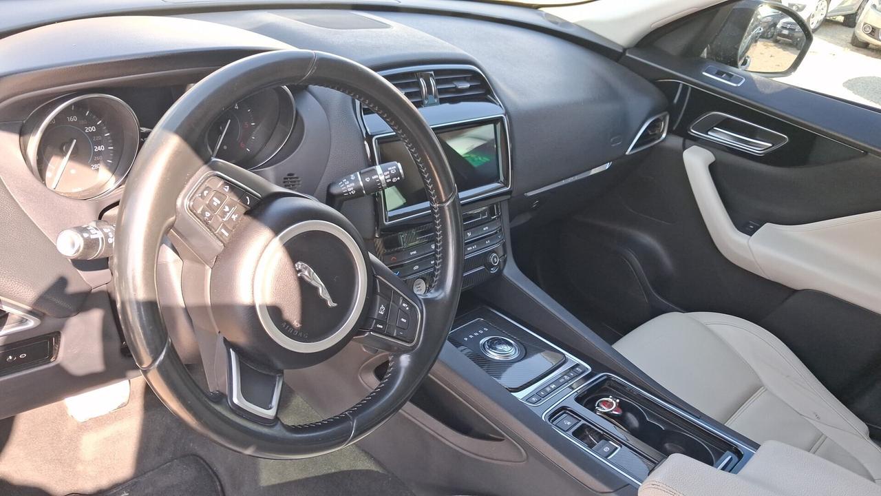 Jaguar F-Pace 2.0 D 180 CV R-Sport catena fatta tu