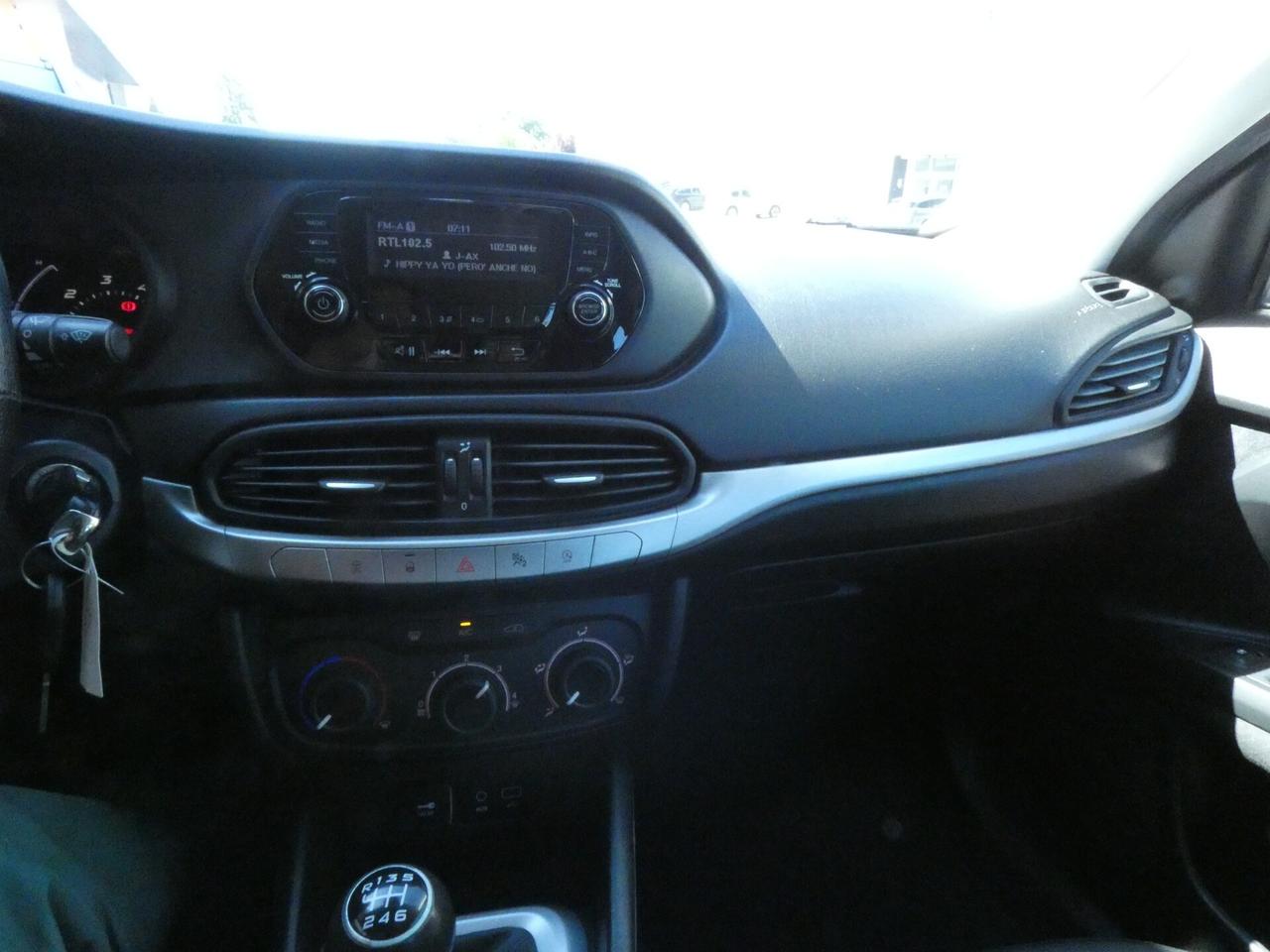 FIAT Tipo (2015-->) Tipo 1.6 Mjt S&S SW Easy Bu...