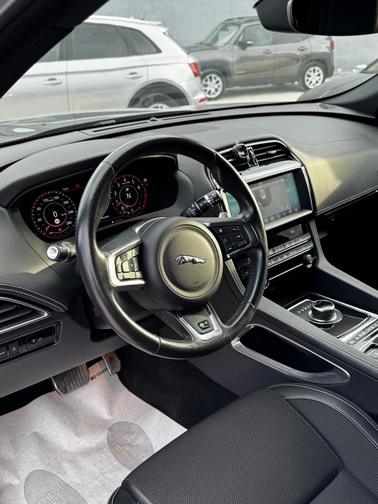 Jaguar F-Pace 2.0 300 CV AWD aut. R-Sport