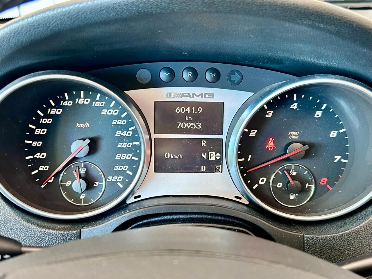 Mercedes-benz ML 63 AMG *DA COLLEZIONE*70.000KM*UNICO PROPRIETARIO*ITA*TAGLIANDATA*GARANTITA*DOPPIO TRENO GOMME*