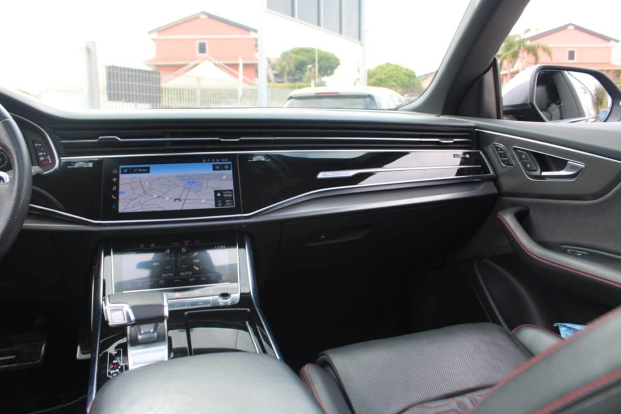 Audi Q8 RS TFSI V8 quattro tiptronic