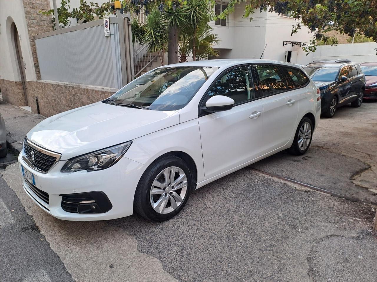 Peugeot 308 BlueHDi 130 EAT8