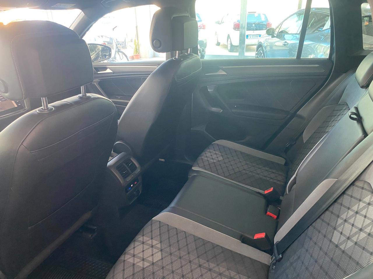 Volkswagen Tiguan 2.0 TDI 150 CV SCR DSG 4MOTION R-Line