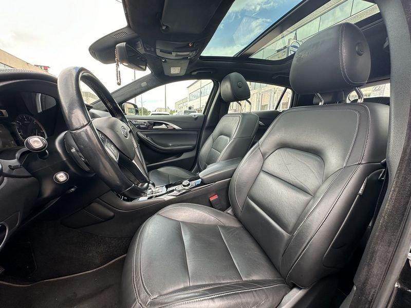 Infiniti QX30 2.2d 7DCT AWD Premium Tech