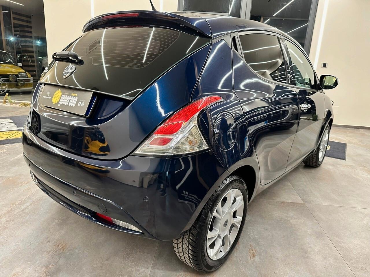 Lancia Ypsilon 1.2 69 CV 5 porte Gold 2016