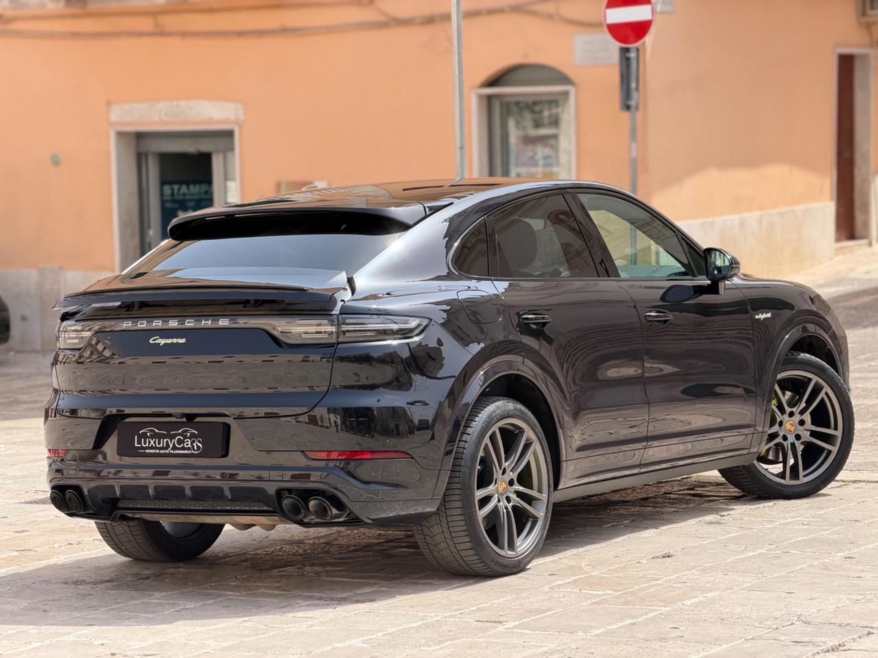 Porsche Cayenne COUPE 3.0 V6 462 CV E-HYBRID