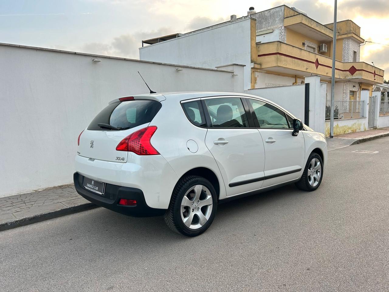 Peugeot 3008 1.6 HDi 115 Cv ALLURE NAVI-2013