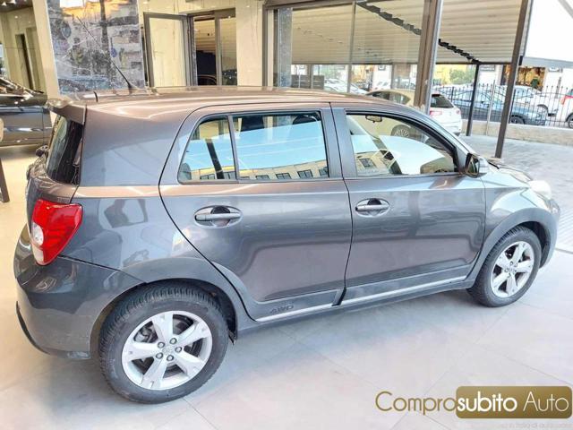 TOYOTA Urban Cruiser 1.4 D-4D AWD Luxury