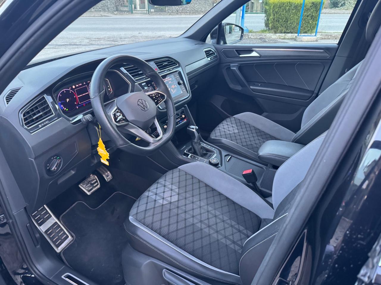 Volkswagen Tiguan 2.0 TDI 4MOTION R-Line