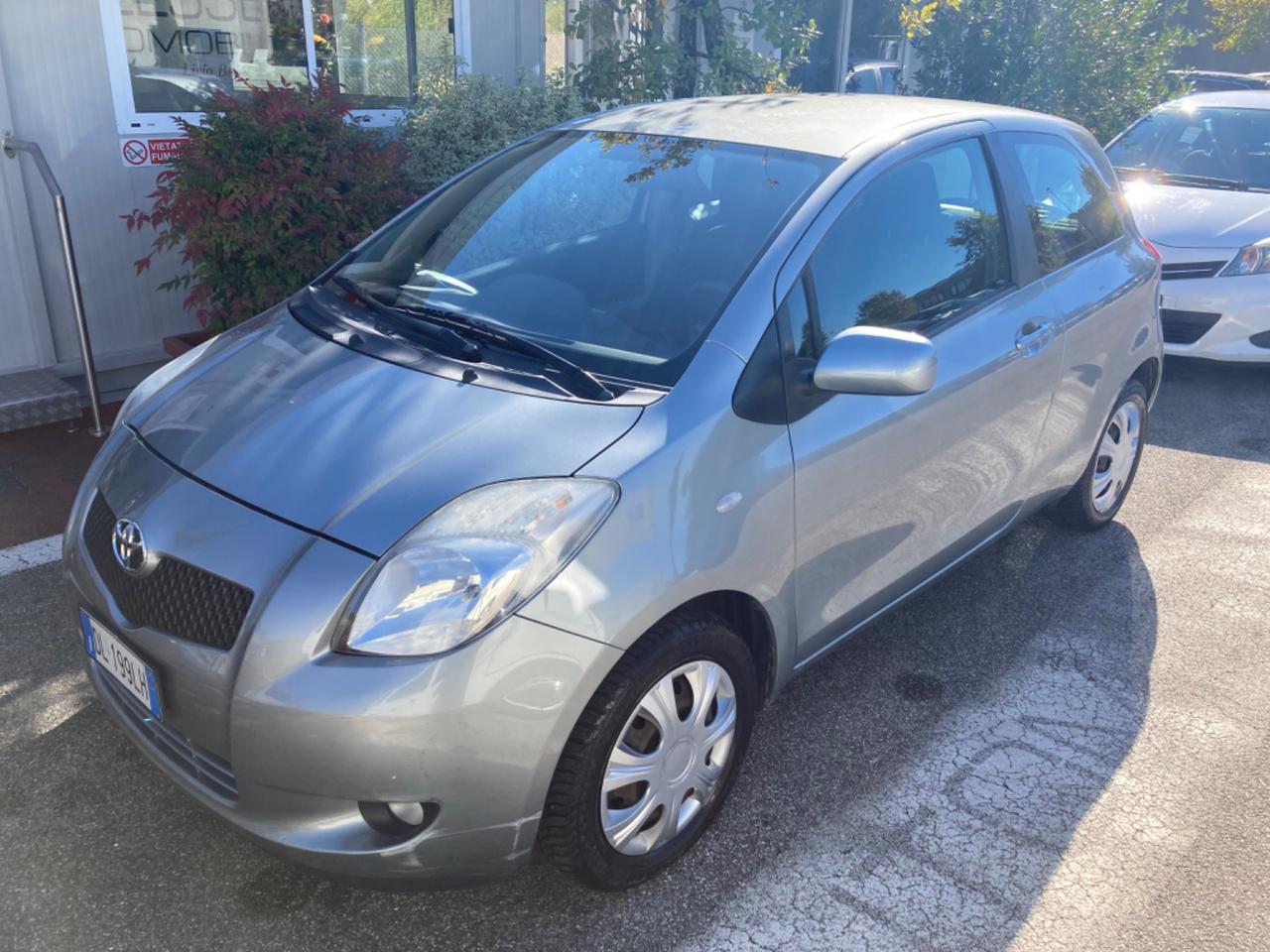 TOYOTA YARIS (PROPRIETRIO UNICO)