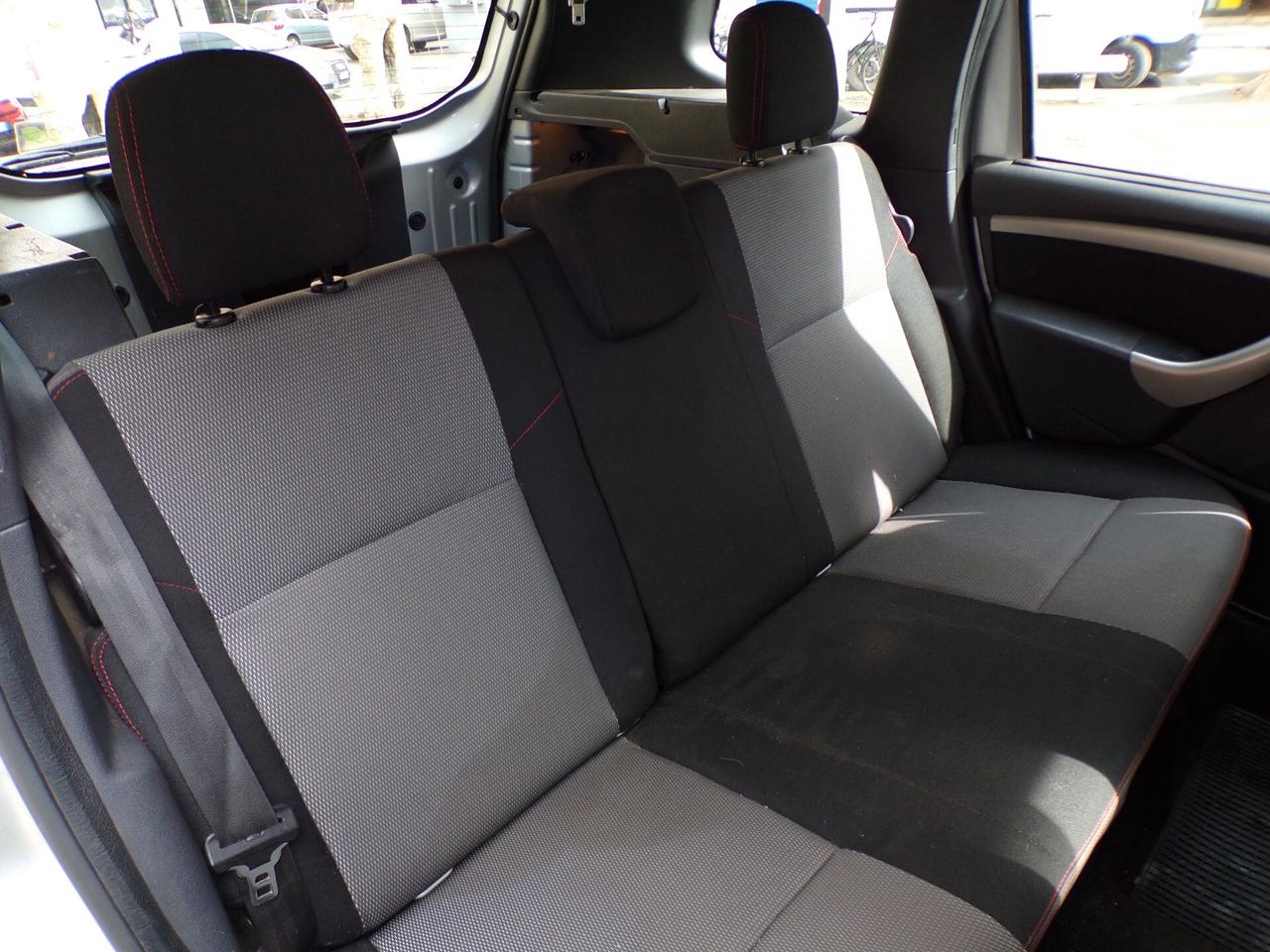 DACIA DUSTER LAUREATE DEL 2013 CON 108.000 KM UNIPROPRIETARIO