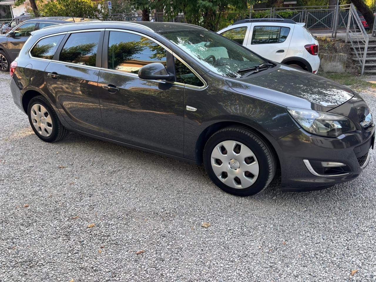 Opel Astra 1.4 benzina GPL Sports anno 2015