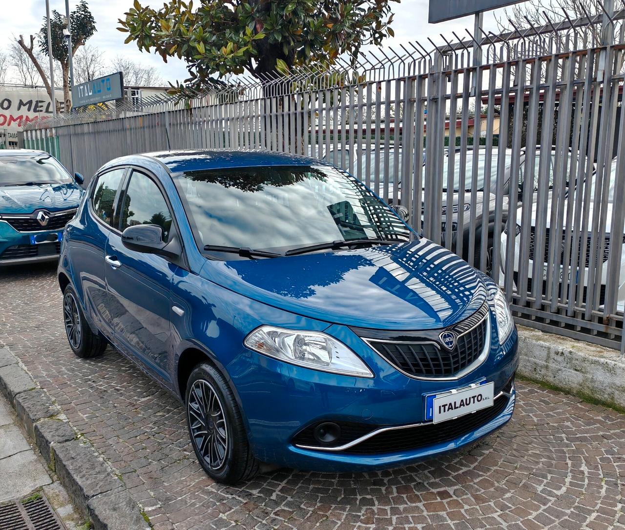 Lancia Ypsilon 1.0 FireFly 5 porte S&S Hybrid Silver Plus