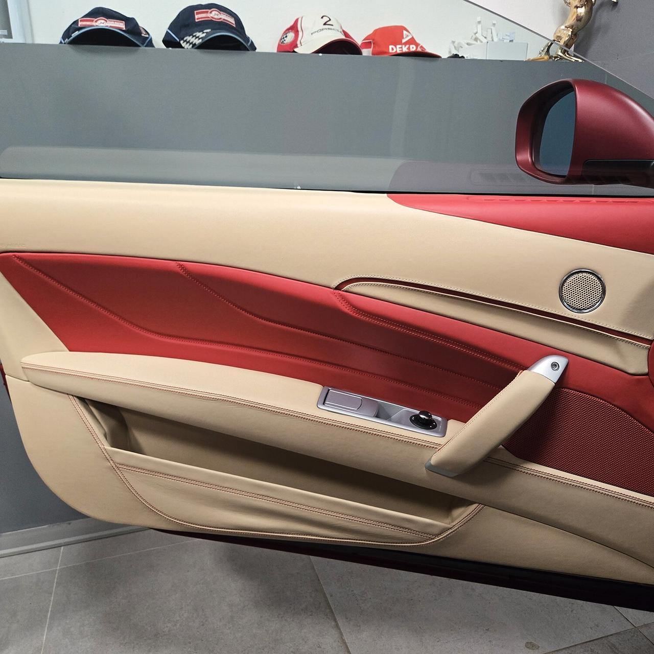 Ferrari FF MATTE RED ORIGINALE FERRARI_TUTTI I SERVICE_LIFT_TOP!!