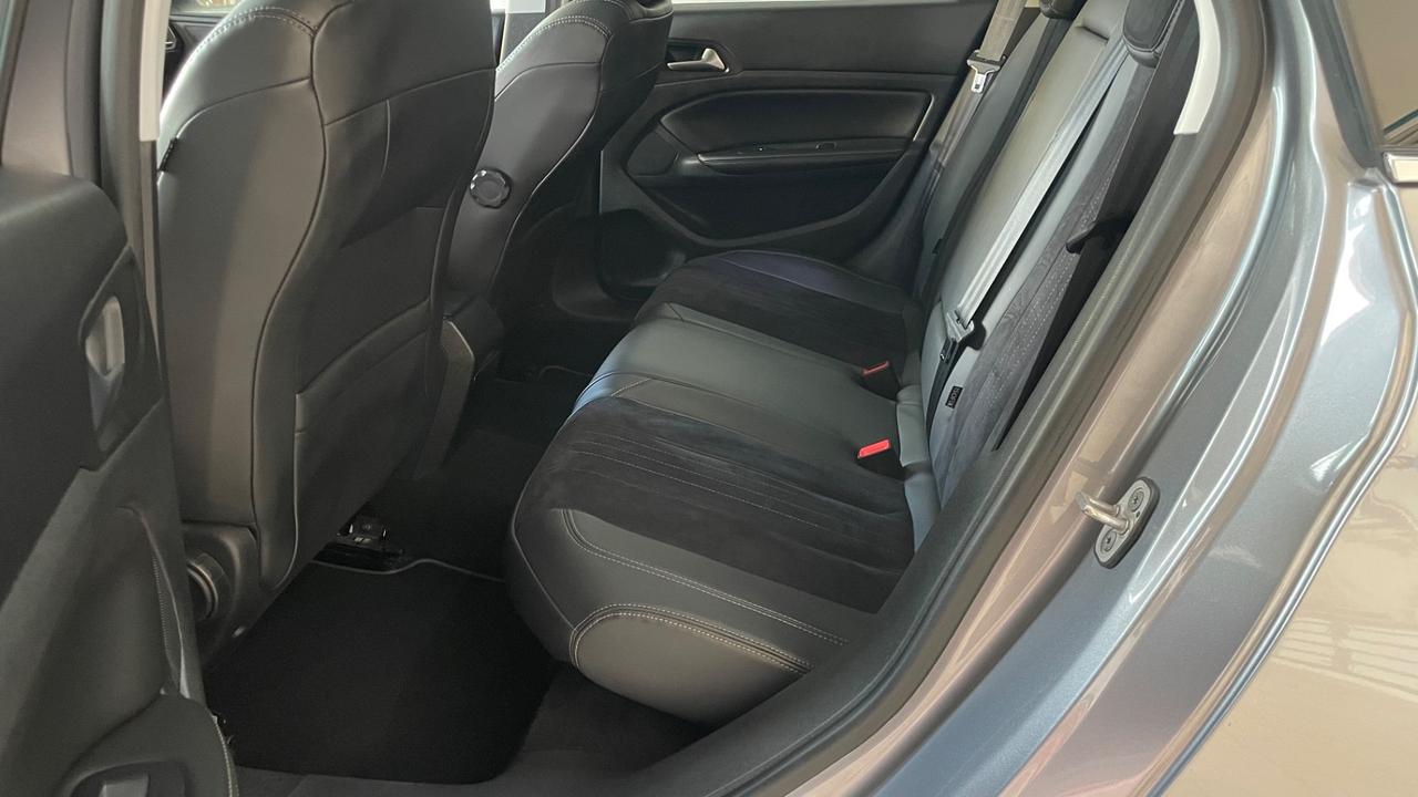 Peugeot 308 BlueHDi 120 S&S SW Allure