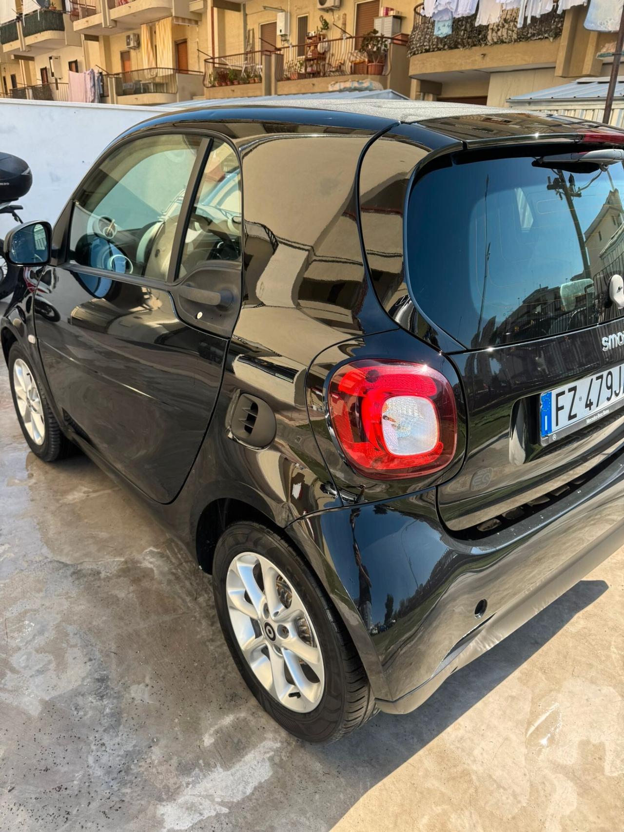 Smart ForTwo EQ velvet black