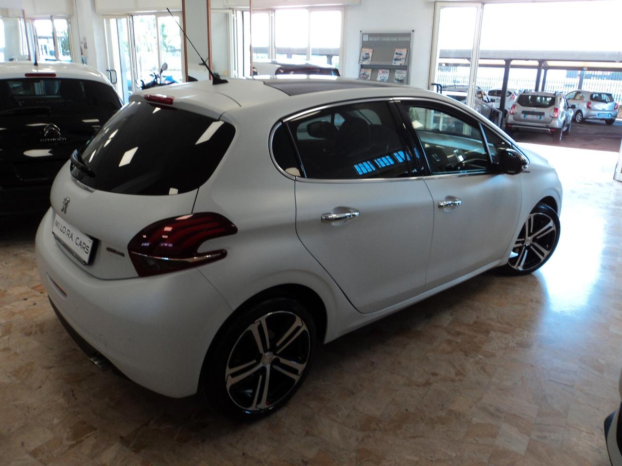 Peugeot 208 BlueHDi 100 5p. GT Line ICE White