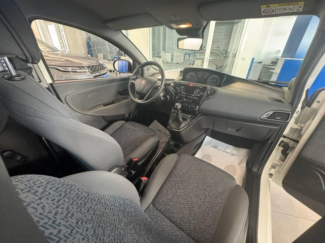 Lancia Ypsilon III 1.0 firefly hybrid Silver s&s 70cv