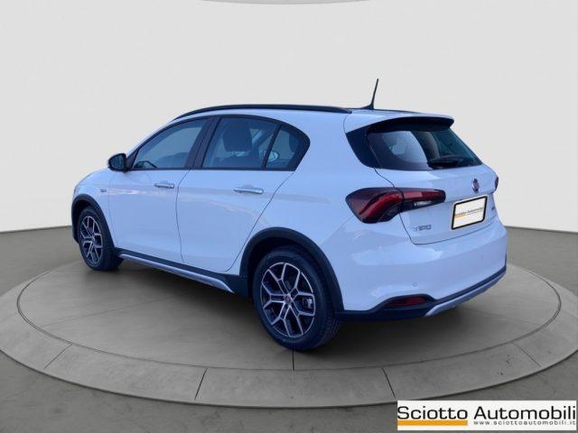 FIAT Tipo 1.5 Hybrid DCT 5 porte Cross