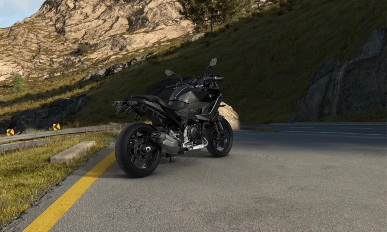 BMW F 900 XR Triple Black