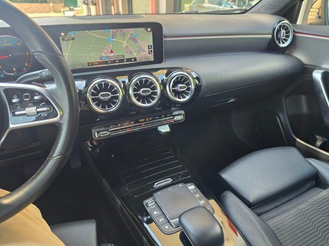 MERCEDES-BENZ A 200 d Automatic LED Ambient 64 MBux Navi NIGHT Pack 18