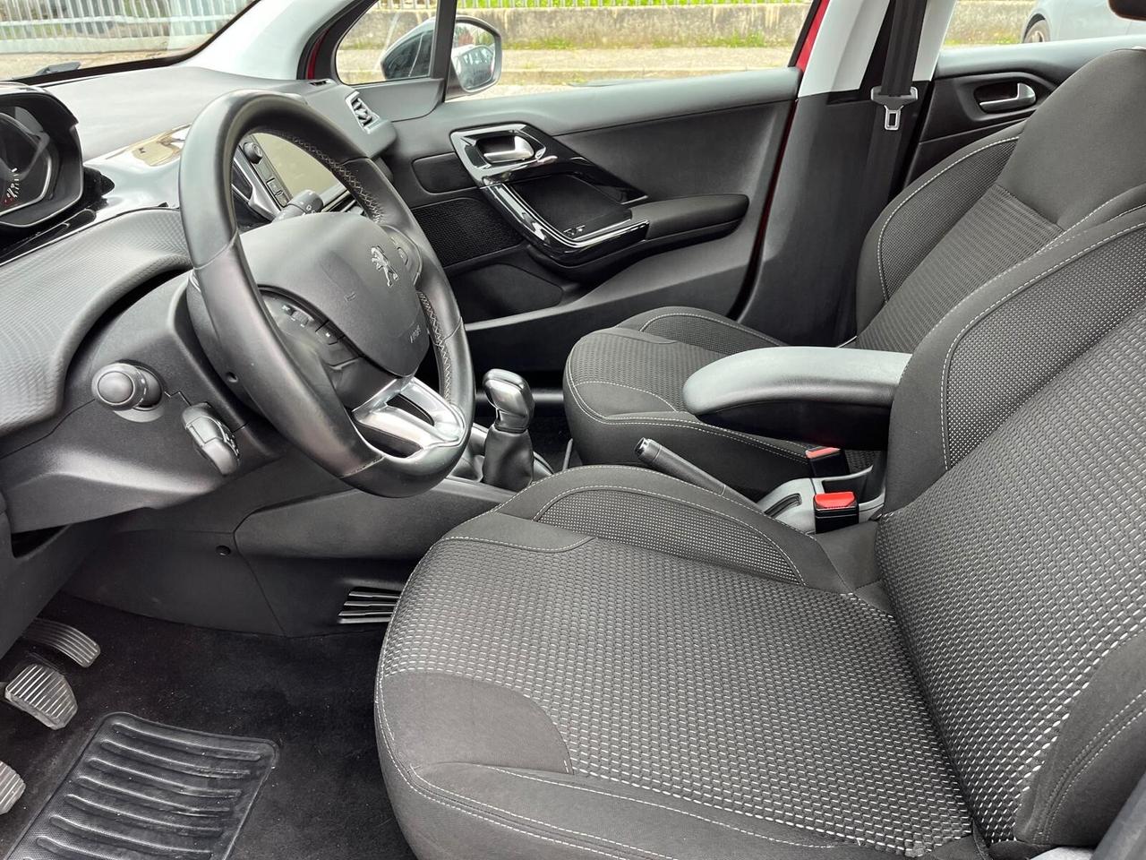 Peugeot 208 PureTech 82 5 porte Allure