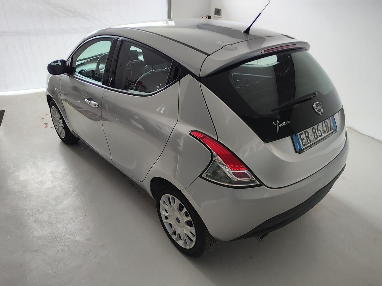 Lancia Ypsilon 1.2 69 CV 5 porte S&S Silver