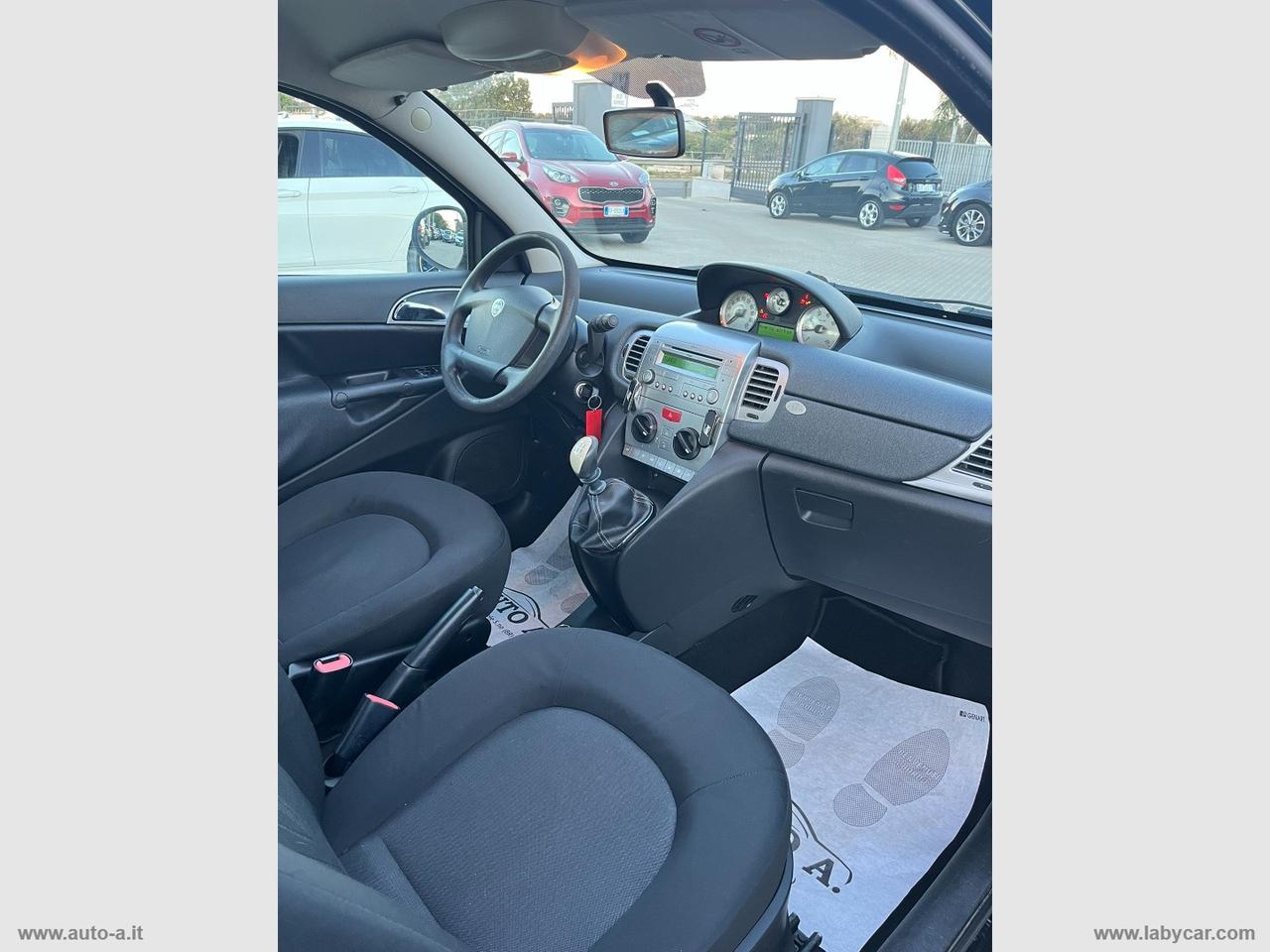 LANCIA Ypsilon 1.2 69 CV Platinum