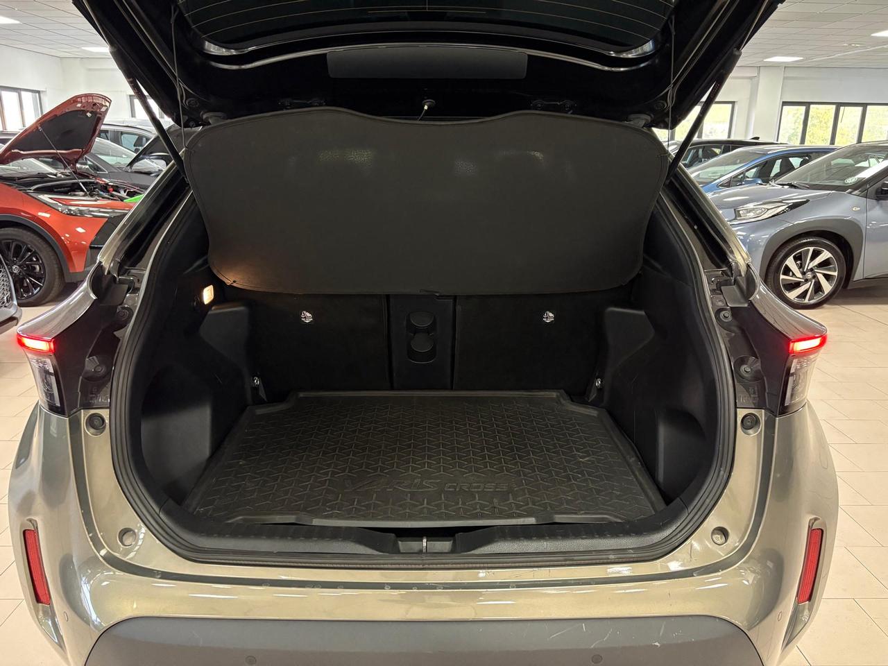 Toyota Yaris Cross 1.5h Adventure awd-i 116cv e-c