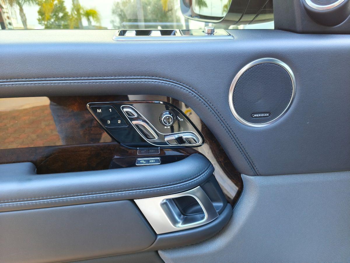 LAND ROVER Range Rover Vogue LWB 3.0 SDV6