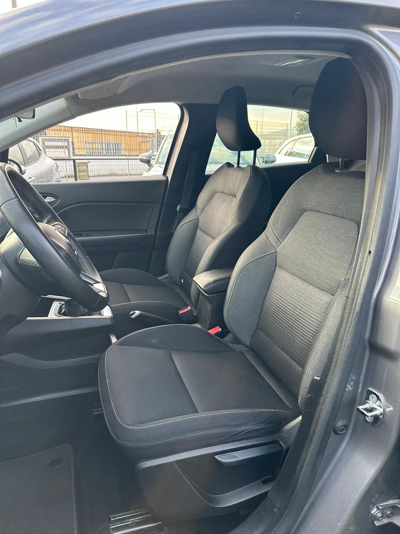 Renault Captur 1.5dCi 95 CV 2021 Business NAVIGATORE- FARI LED -SENS PARCHEGGIO