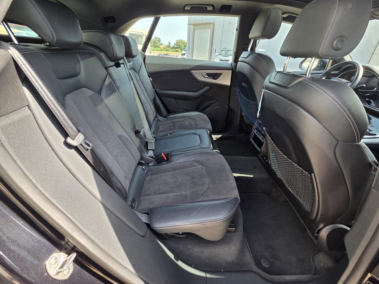 Audi Q8 50 TDI QUATTRO S LINE "FULL OPTIONAL"