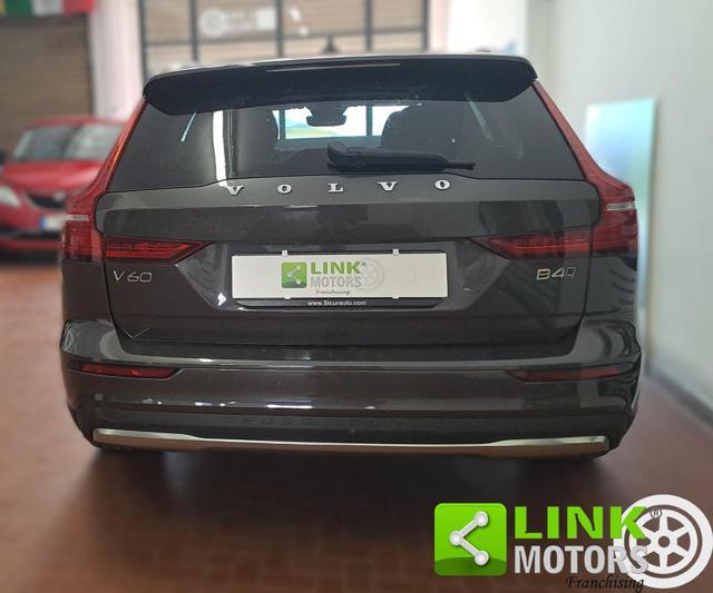 VOLVO V60 Cross Country 2.0 B4 D 211H 195 MHEV HYBRID PLUS AWD AUTOMATICA