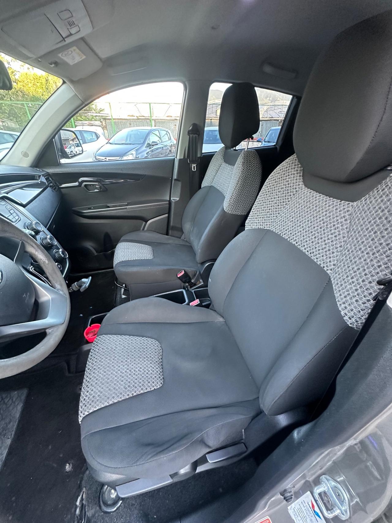 Mahindra KUV100 1.2 VVT M-Bifuel(GPL) K8