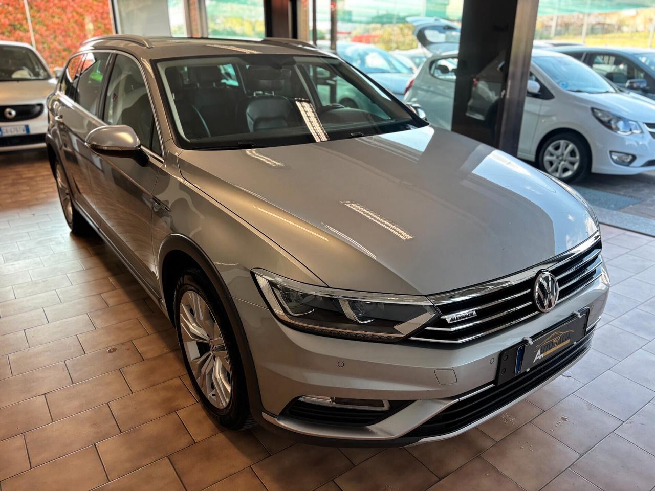 Volkswagen Passat Alltrack 2.0 tdi 4motion 190cv *TAGLIANDI CERTIFICATI VW*