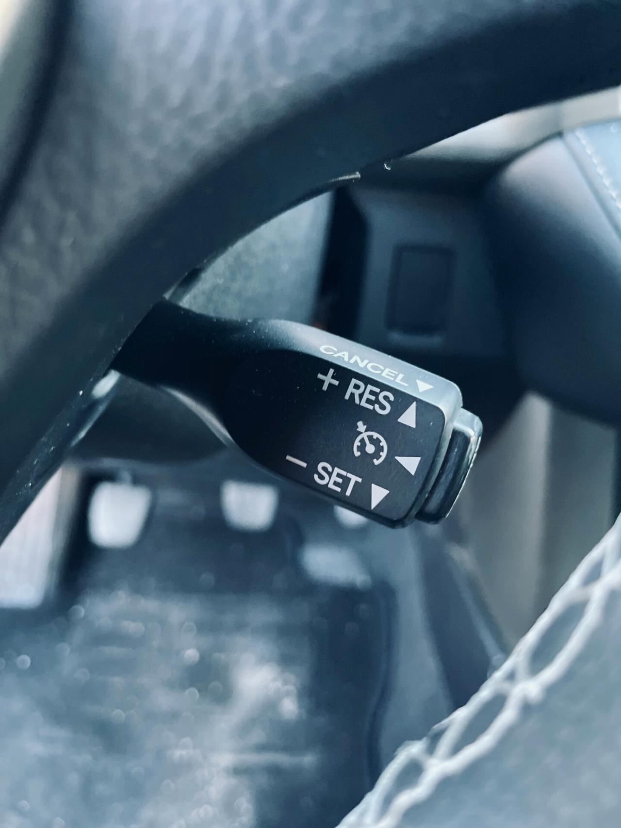 Toyota RAV 4 RAV4 2.0 D-4D 4WD Style White Ed.