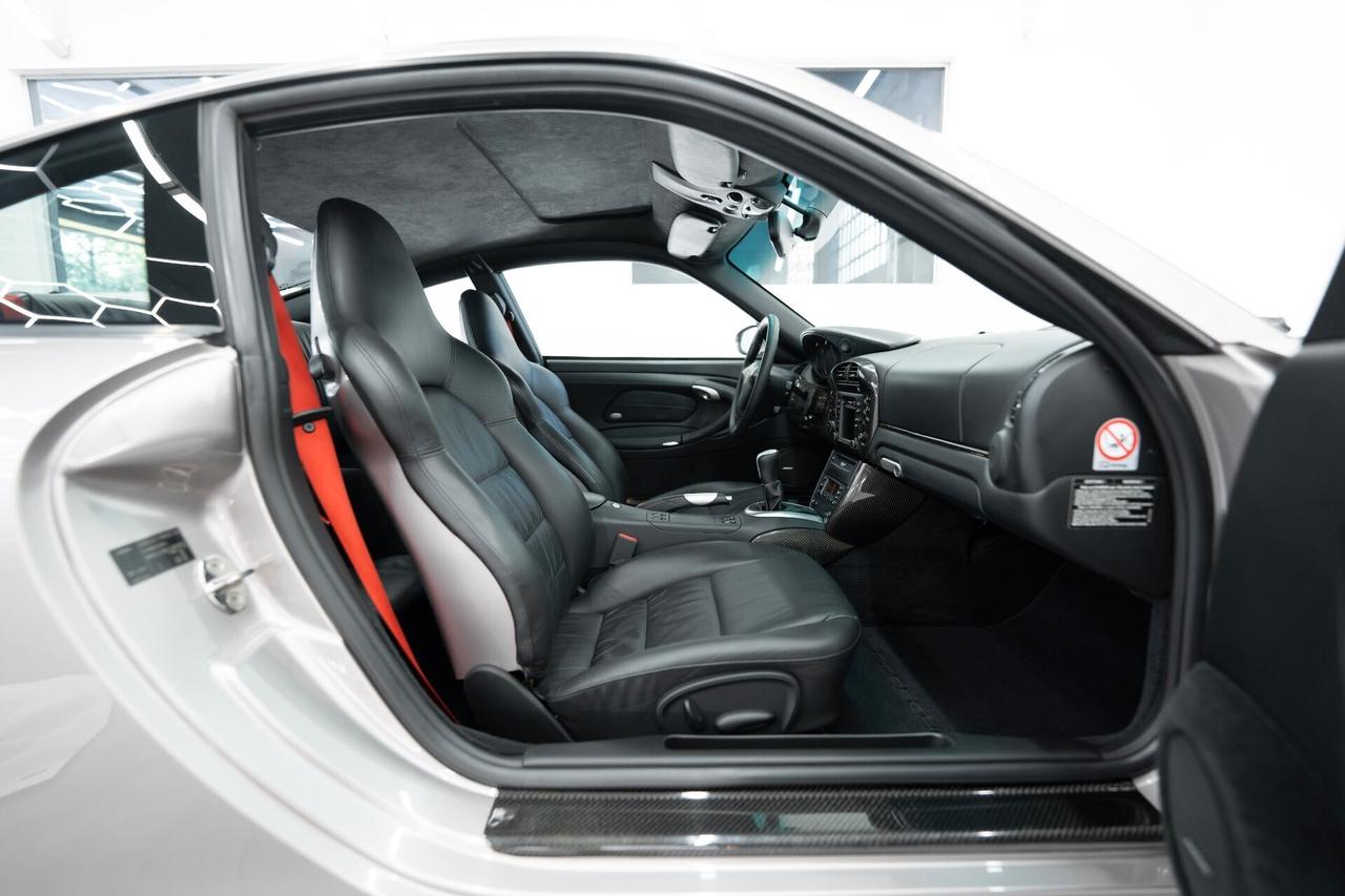 Porsche 911 Carrera cat Coupé