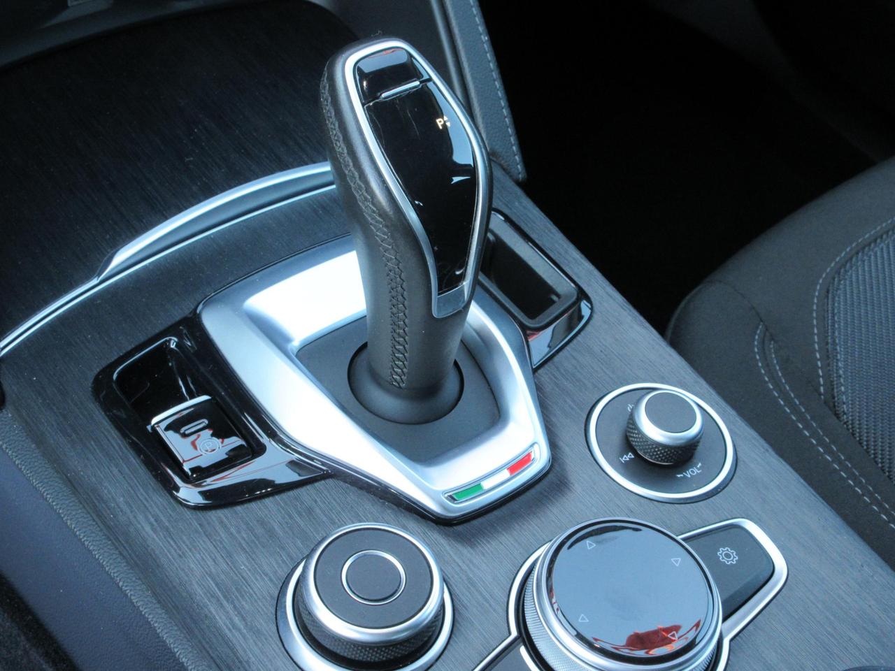 Alfa Romeo Stelvio 2.2 t Business Q4 190cv auto