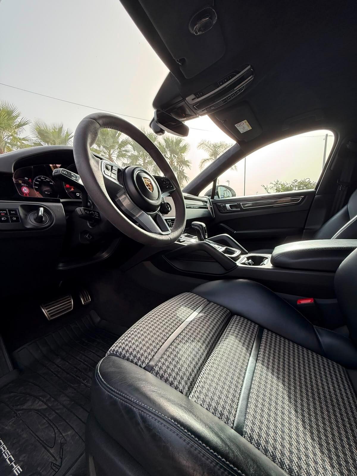 Porsche Cayenne 4.0 GTS