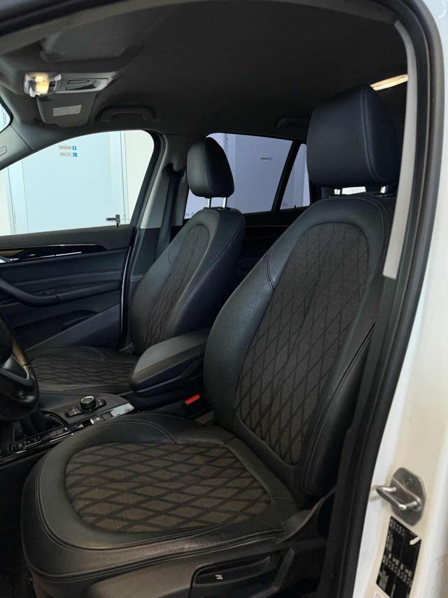 BMW X1 sDrive18d X line //LED//18//NAVI//