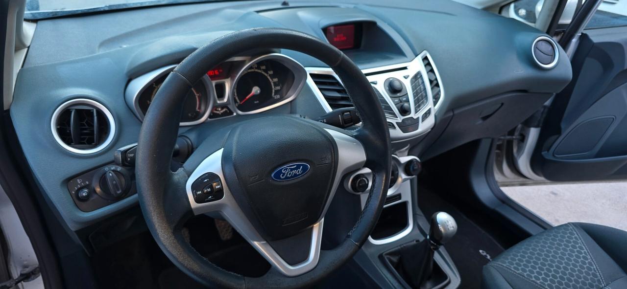 Ford Fiesta 1.4 TDCi 5p. Ghia